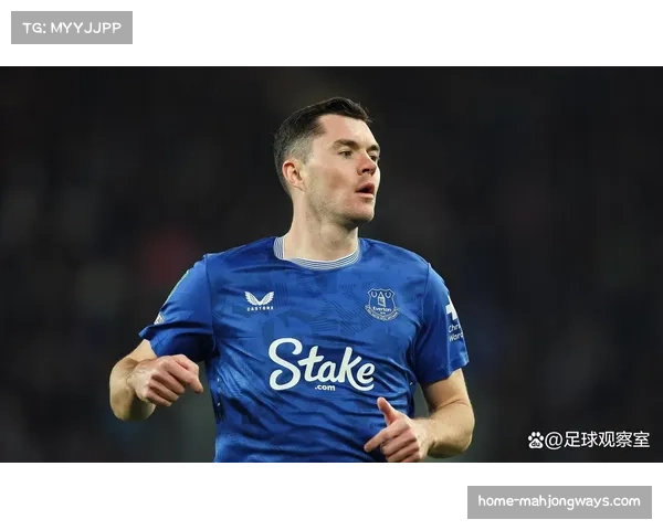 因卡皮耶争顶制造混乱 埃弗顿中卫防守失误导致失球